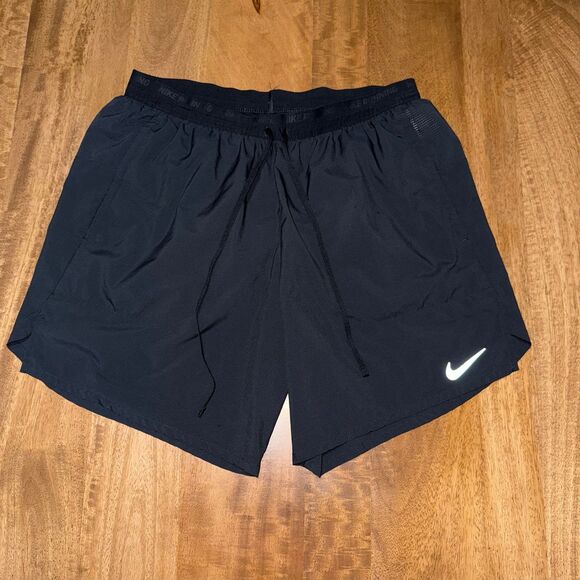 Nike Men’s Running Shorts Large Black with Built-In Liner & Zipper Pocket - Picture 1 of 6